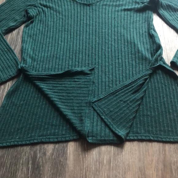 Women’s Divided Thin Sweater Side Slits Sz L - Picture 4 of 6